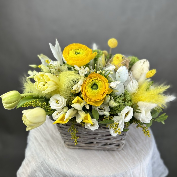 Пасхальная композиция в корзинке
