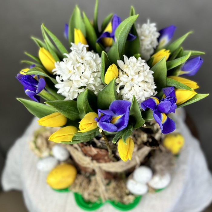 Пасхальная композиция в вазе Весна