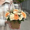 Персиковая композиция в сумочке