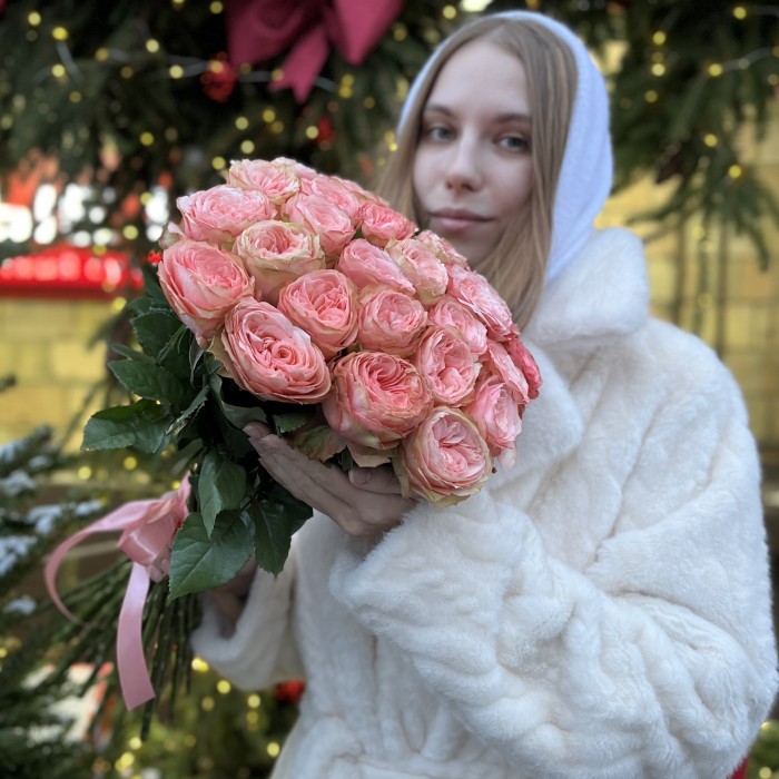 Пионовидная роза Кахала 50 см