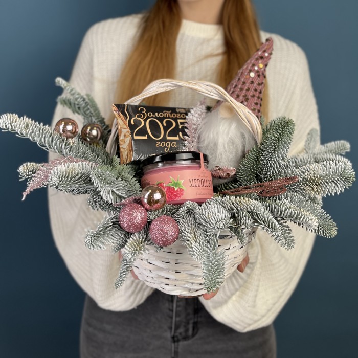 Подарочная корзина Гномик и мед