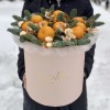 Подарочная новогодняя коробка с мандаринами