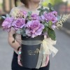 Пышная сиреневая роза в коробке