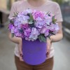 Радужная гортензия с эрингиумом в коробке