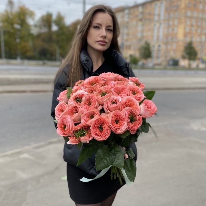 Пионовидная роза Мандарин экспрешен