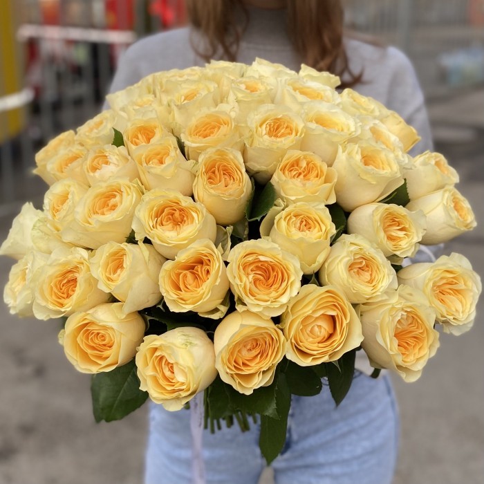 Роза лимонная пионовидная Баттеркап 40 см