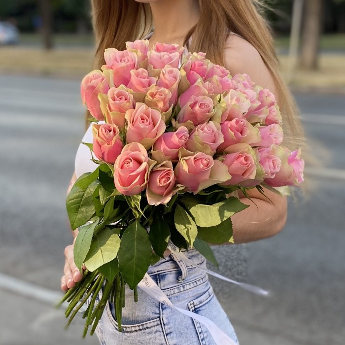 Розово-зеленая Роза Бел-роз 40 см