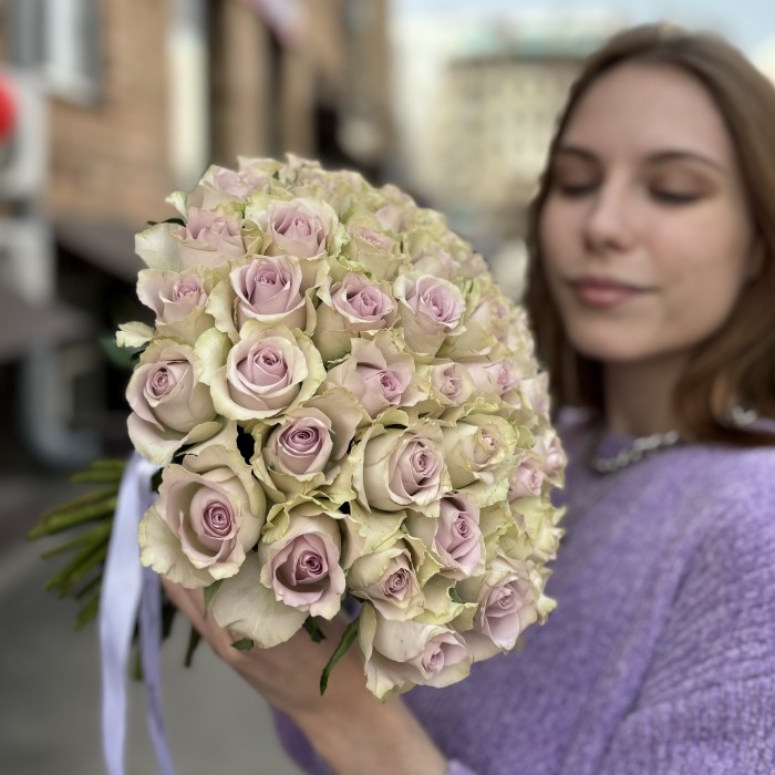 Роза сиреневая Морнинг Дью