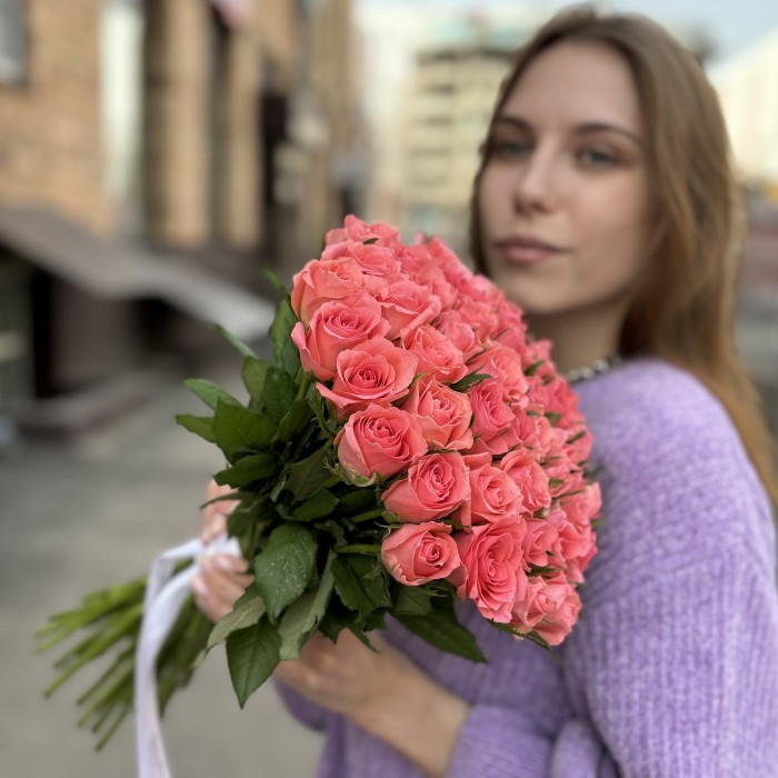 Роза коралловая Эйс Пинк