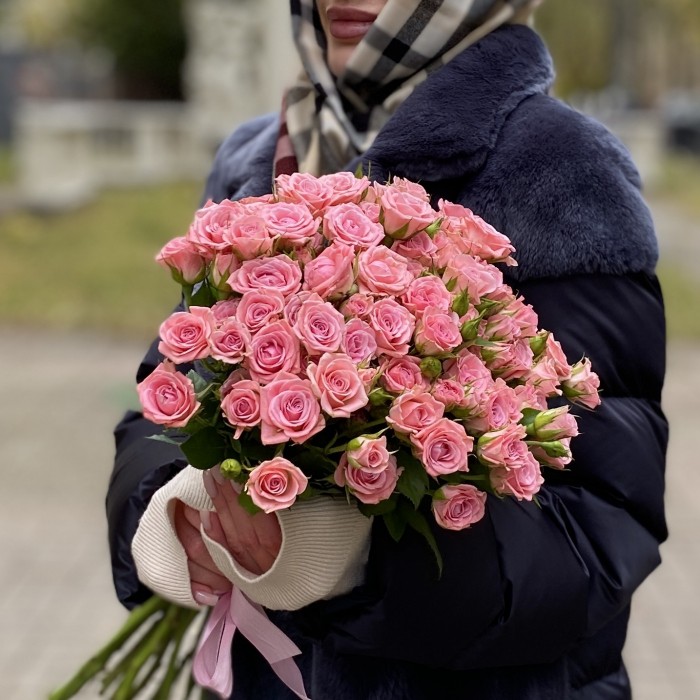 Кустовая роза Одилия 50 см