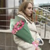 5 пионовидных кустовых роз Жизель с эвкалиптом