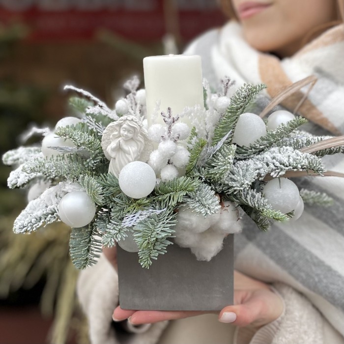 Рождественская композиция со свечой