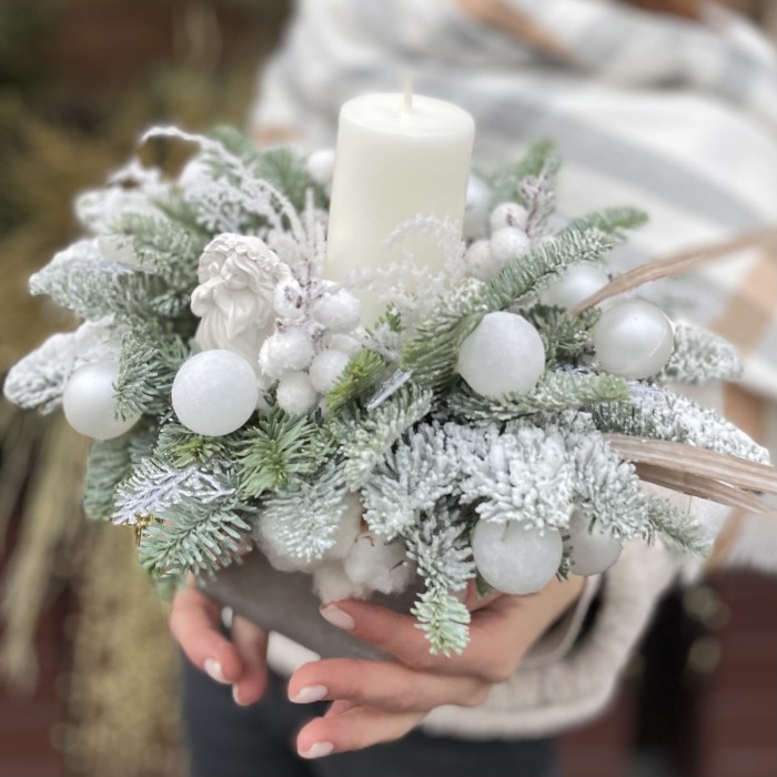 Рождественская композиция со свечой