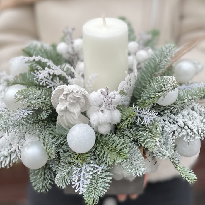 Рождественская композиция со свечой