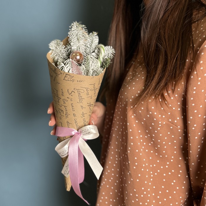 Розовый Новогодний букет кулек с леденцом