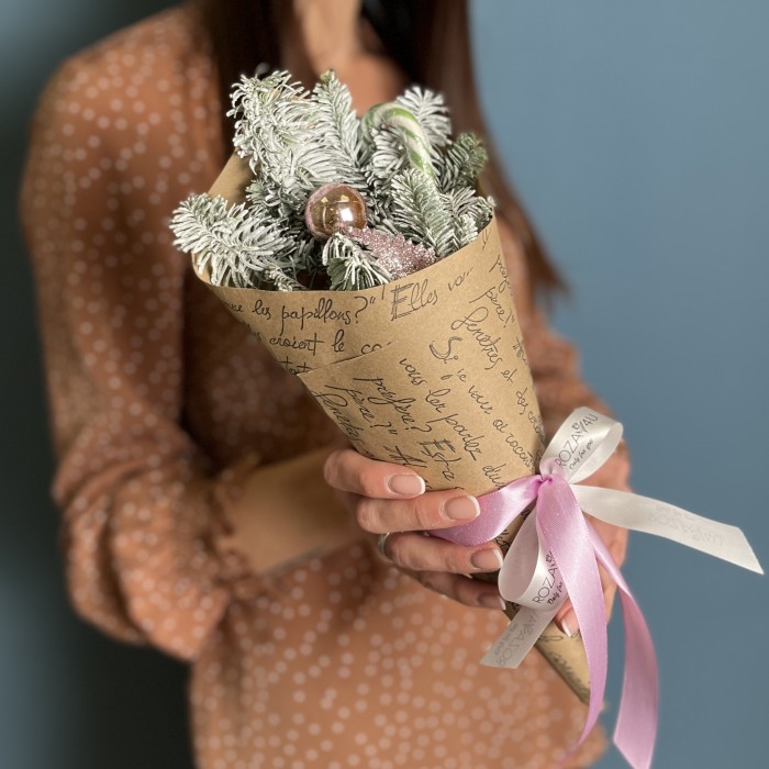 Розовый Новогодний букет кулек с леденцом