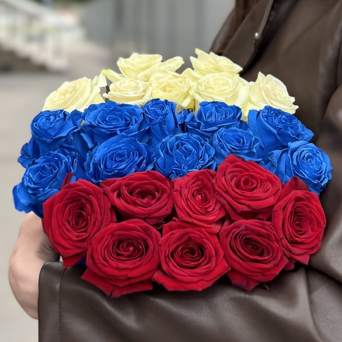 Розы в бархатной коробке День России