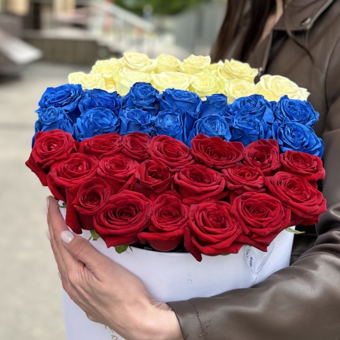 Розы в коробке Моя Россия