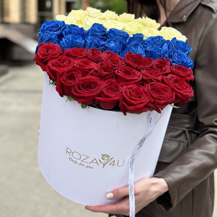 Розы в коробке Моя Россия