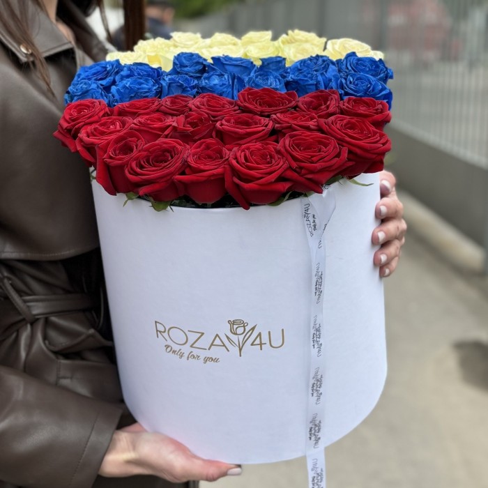 Розы в коробке Моя Россия