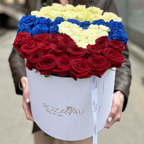 Розы в коробке Я люблю Россию