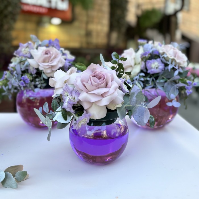 Сиреневая композиция в стеклянном шаре