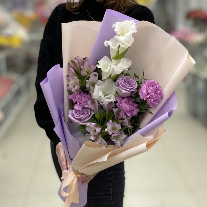 Сиреневый букет с альстромериями Лунный свет