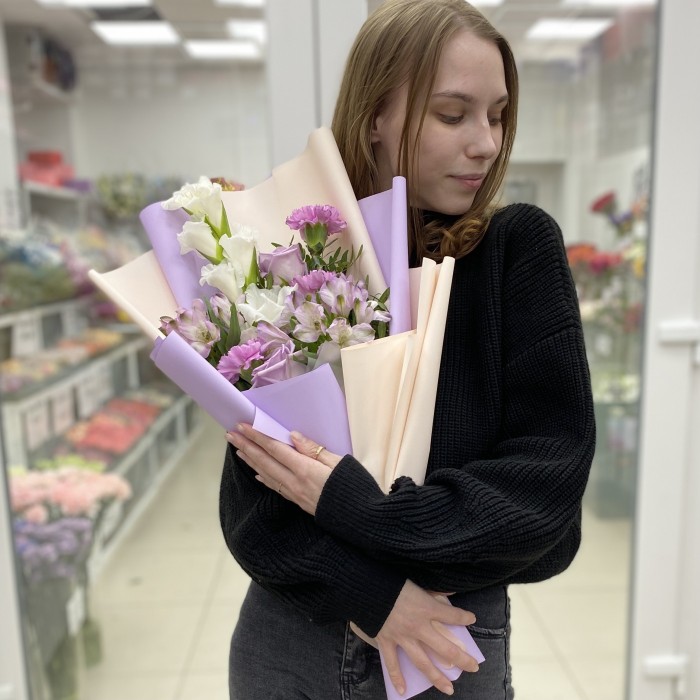 Сиреневый букет с альстромериями Лунный свет