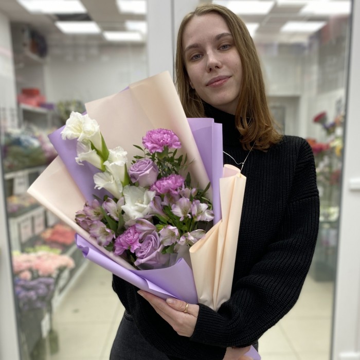 Сиреневый букет с альстромериями Лунный свет