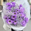 Сиреневый букет с гипсофилой и кустовой хризантемой