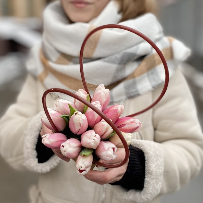 Тюльпан Бело-розовый в сумочке