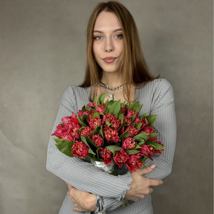 Тюльпан махровый красный Ля мур