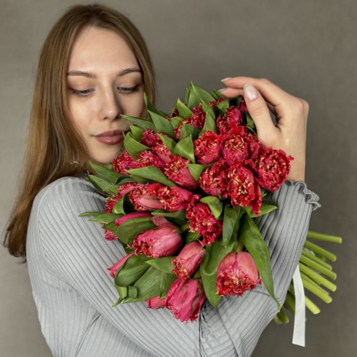 Тюльпан махровый красный Ля мур