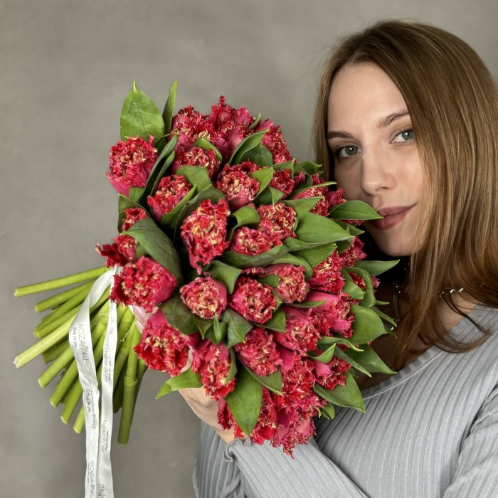 Тюльпан махровый красный Ля мур