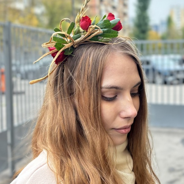 Украшение из цветов для прически Алый Каприз