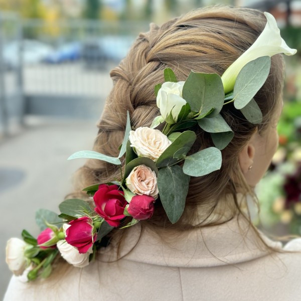 Украшение из цветов для прически Прекрасная Леди