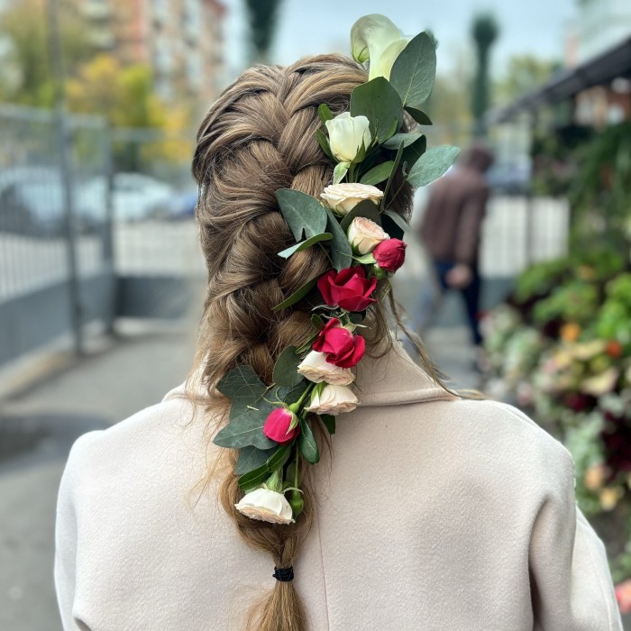 Украшение из цветов для прически Прекрасная Леди