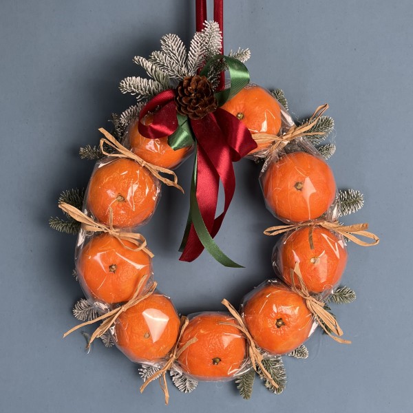 Венок из мандаринов