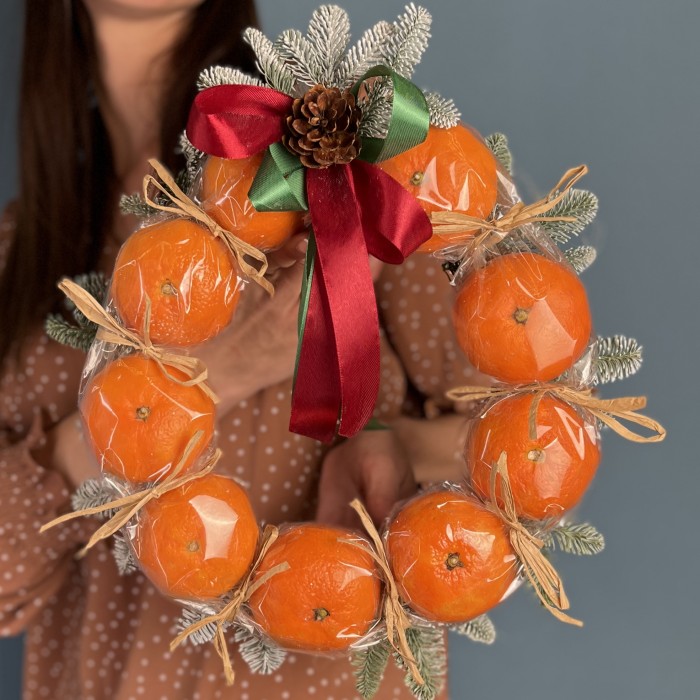 Венок из мандаринов
