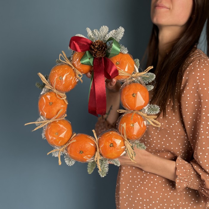 Венок из мандаринов