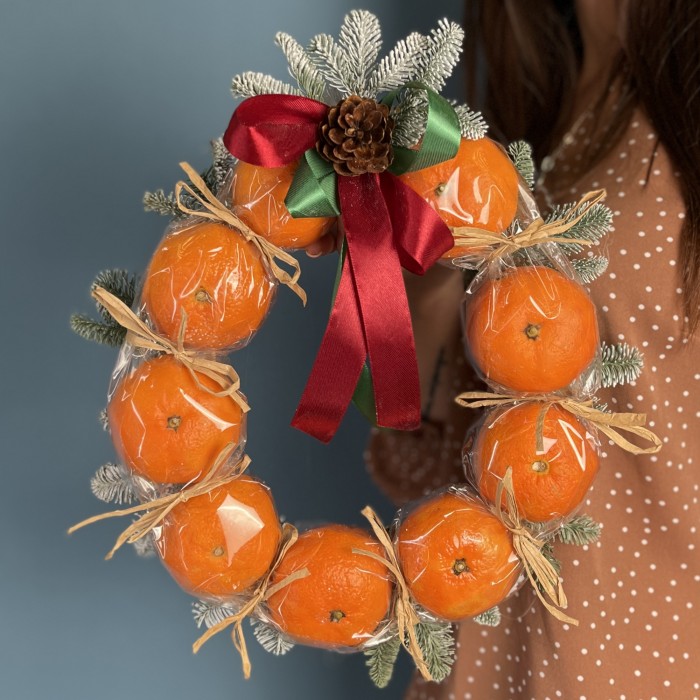 Венок из мандаринов