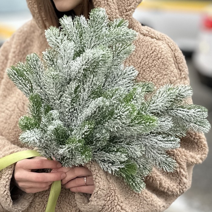Ветки еловые искуственные со снегом