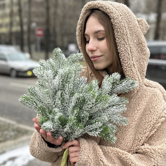 Ветки еловые искуственные со снегом