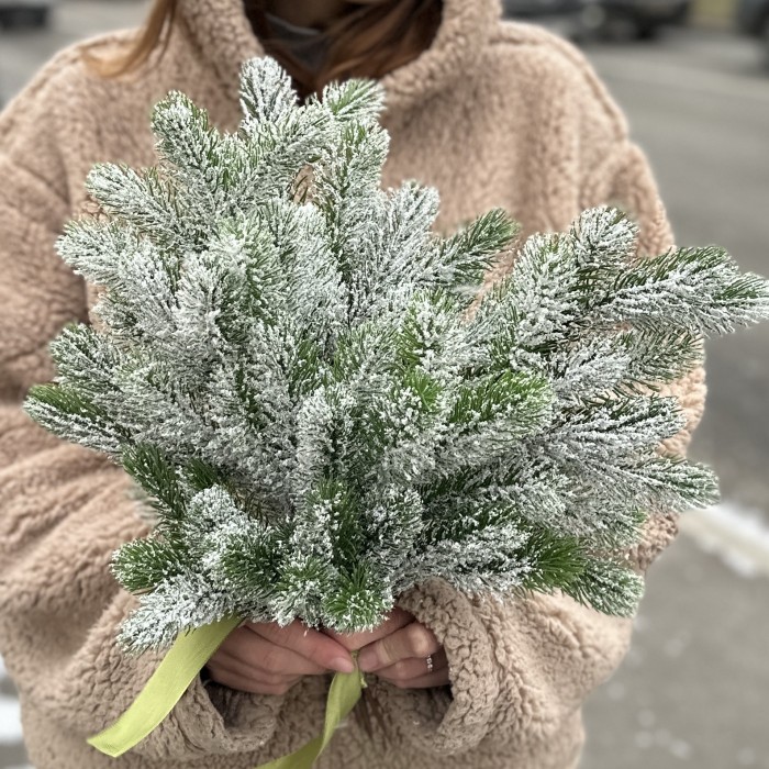Ветки еловые искуственные со снегом