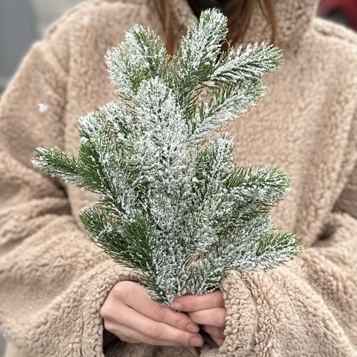 Ветки еловые искуственные со снегом
