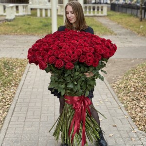 201 красная роза 120 см