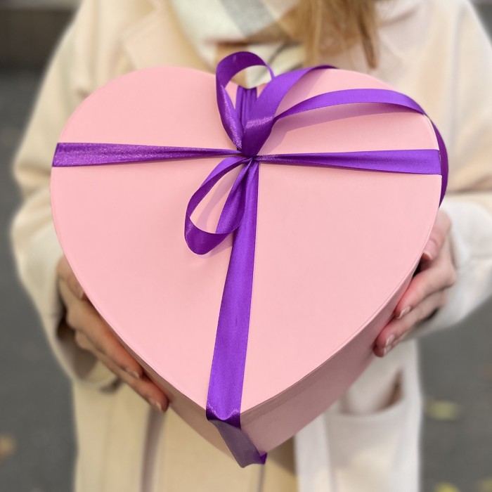 Яркая коробка Сердце с медом Любимой Маме