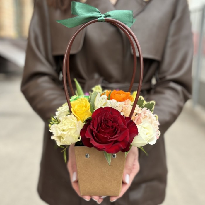 Яркая композиция в сумочке MIX