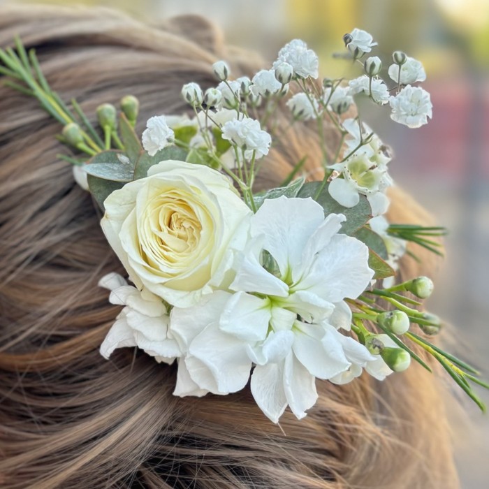 Заколка в волосы с кустовой белой розой Сказочная Ночь