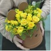 Желтая роза в коробке Медведь